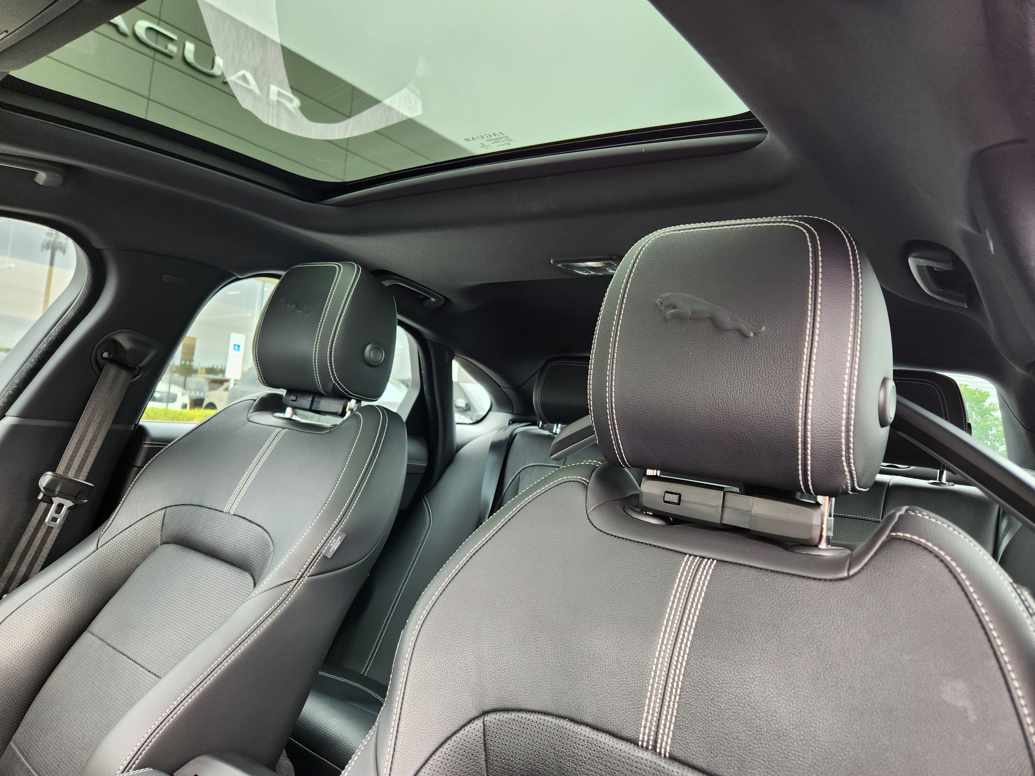 Certified 2021 Jaguar XF R-Dynamic SE image 10