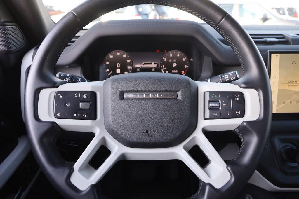 Used 2024 Land Rover Defender 110 SE image 13