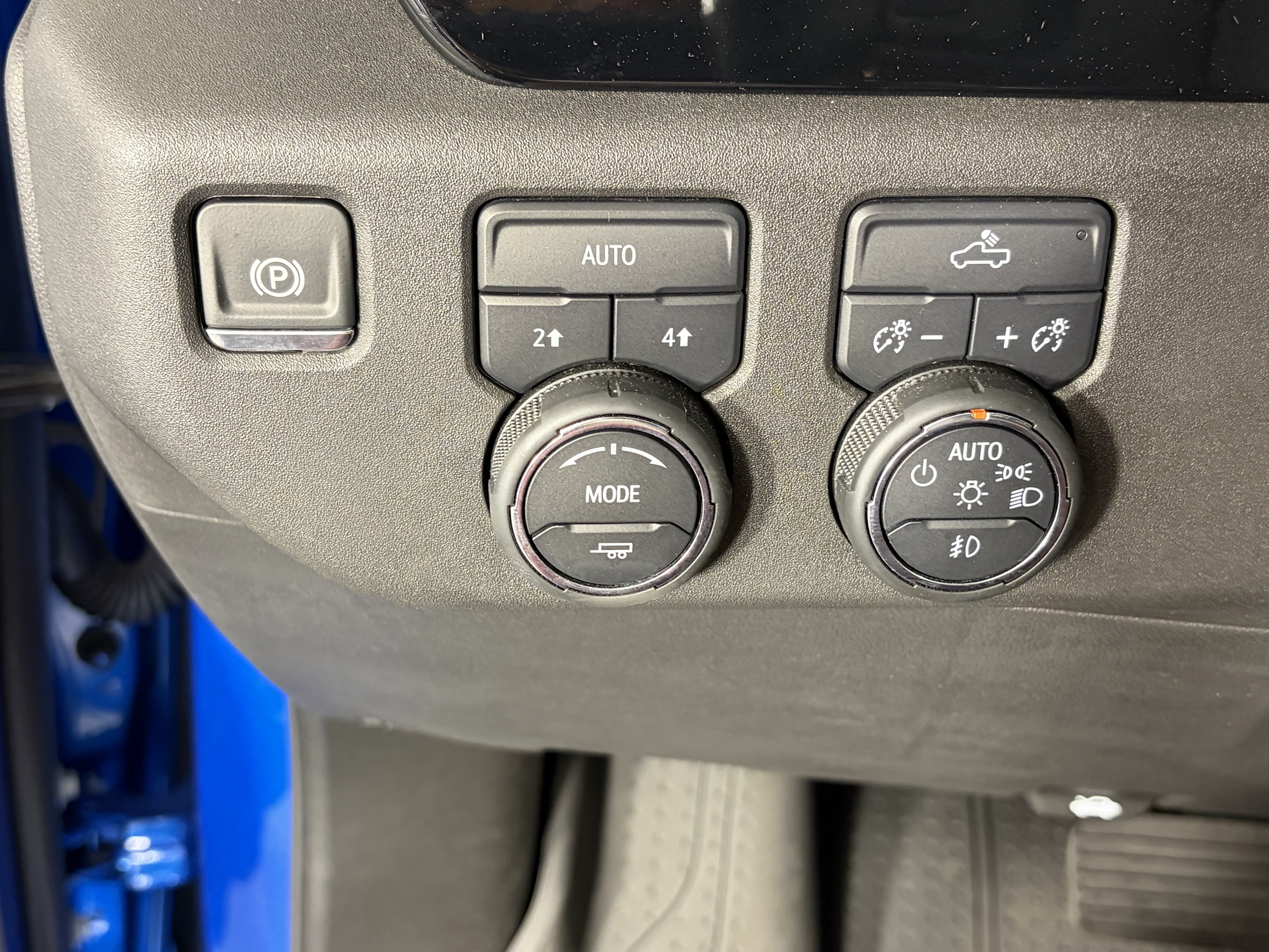 Used 2024 Chevrolet Silverado 1500 RST w/ Protection Package AWD/4WD image 29