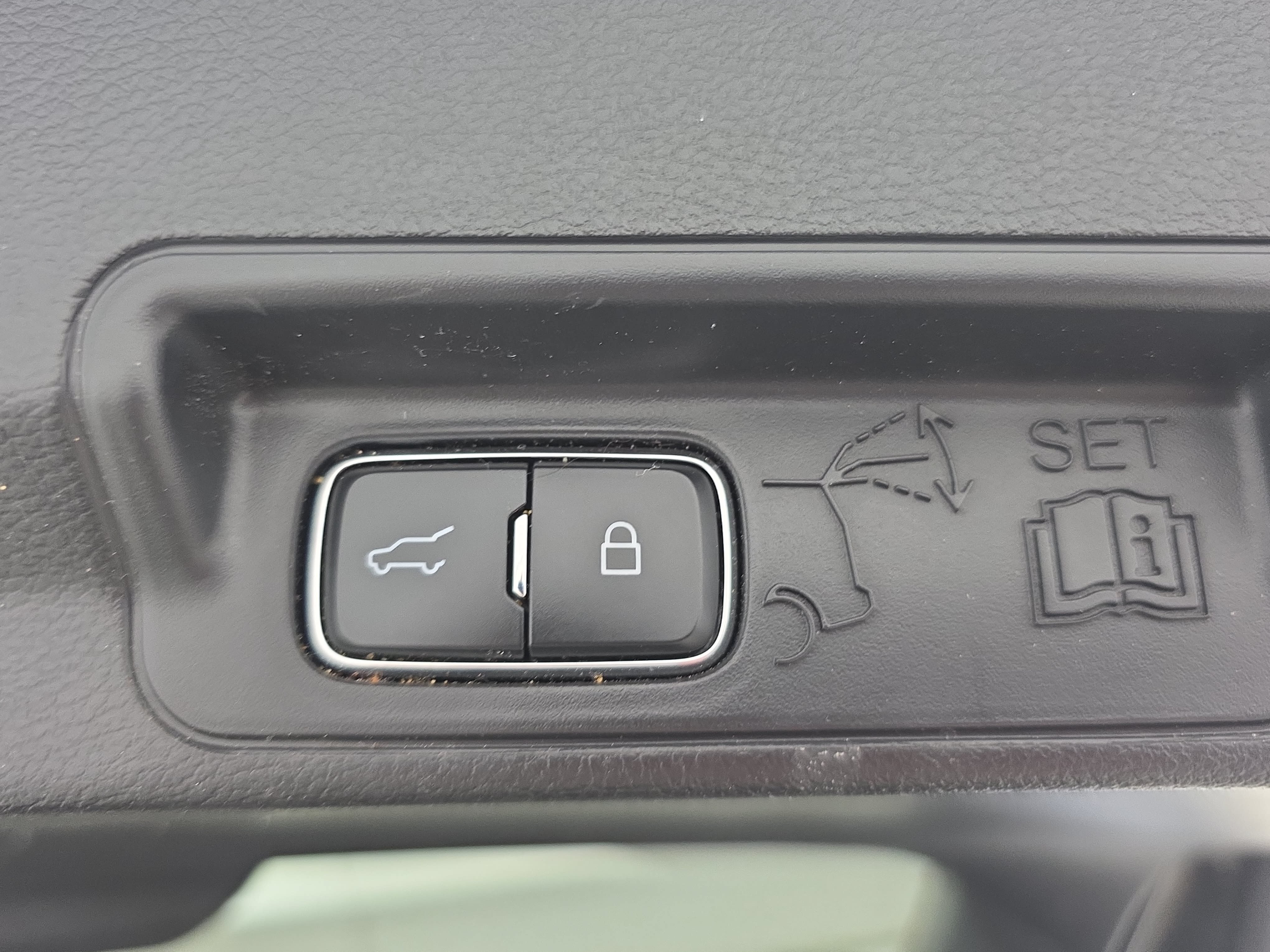 Used 2025 Ford Explorer ST AWD/4WD image 14