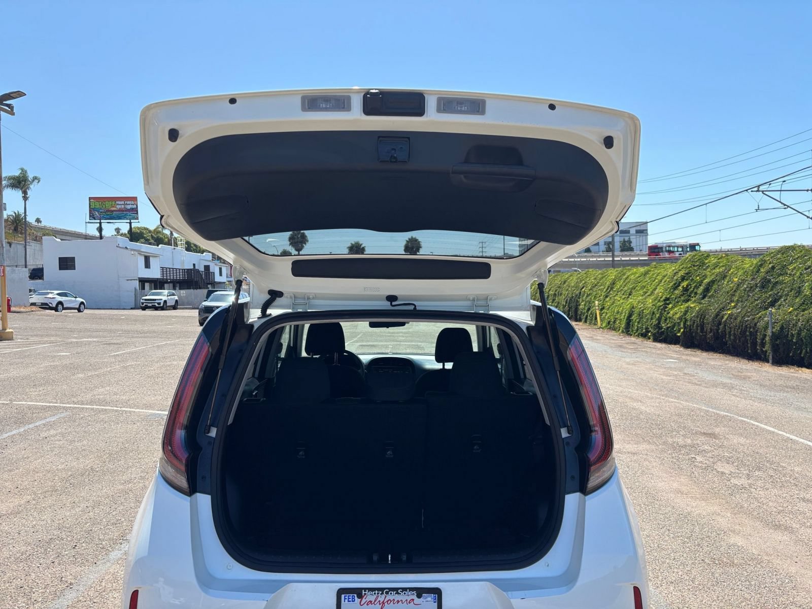 Used 2025 Kia Soul LX w/ LX Technology Package FWD image 28