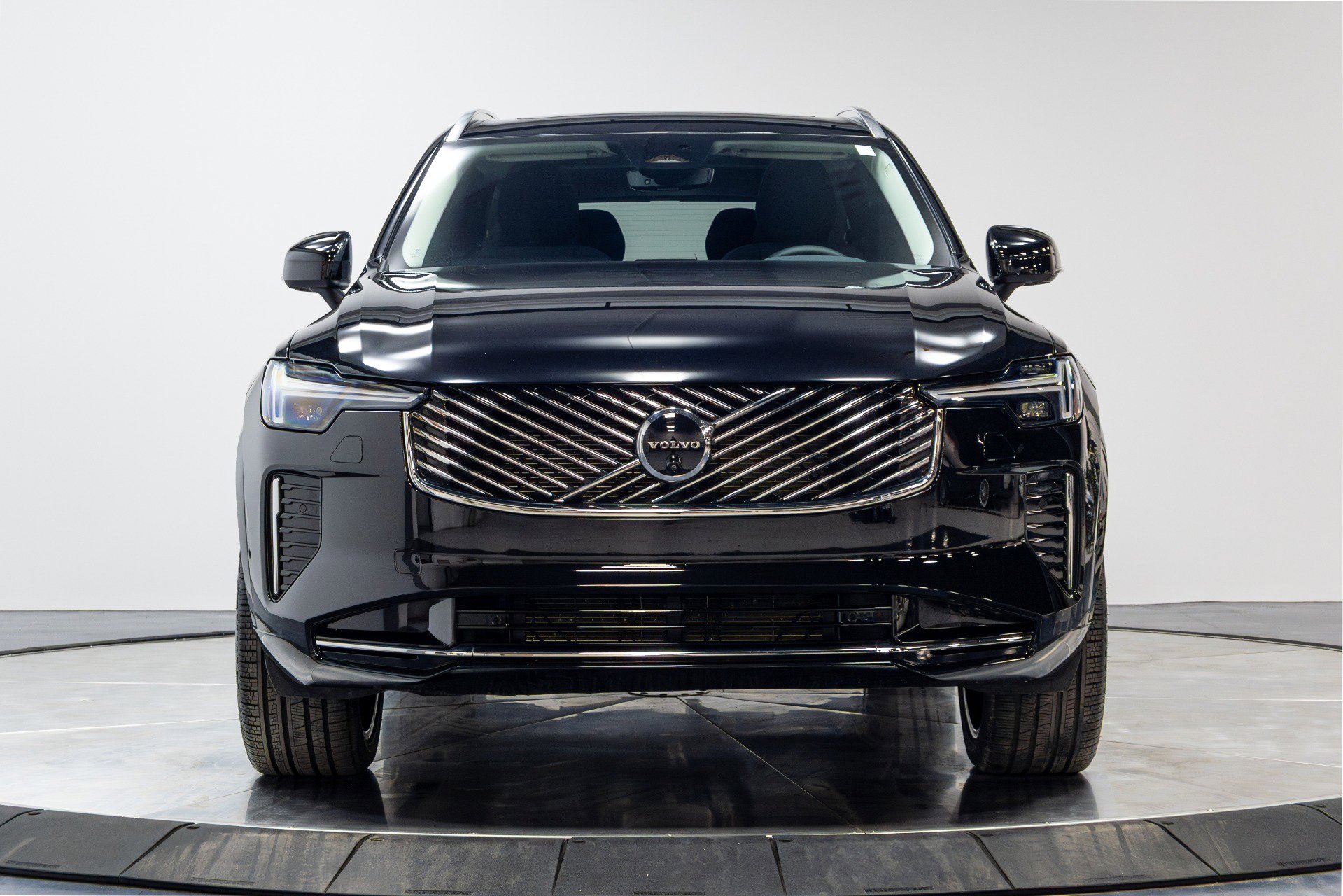 Used 2025 Volvo XC90 B6 Plus image 48