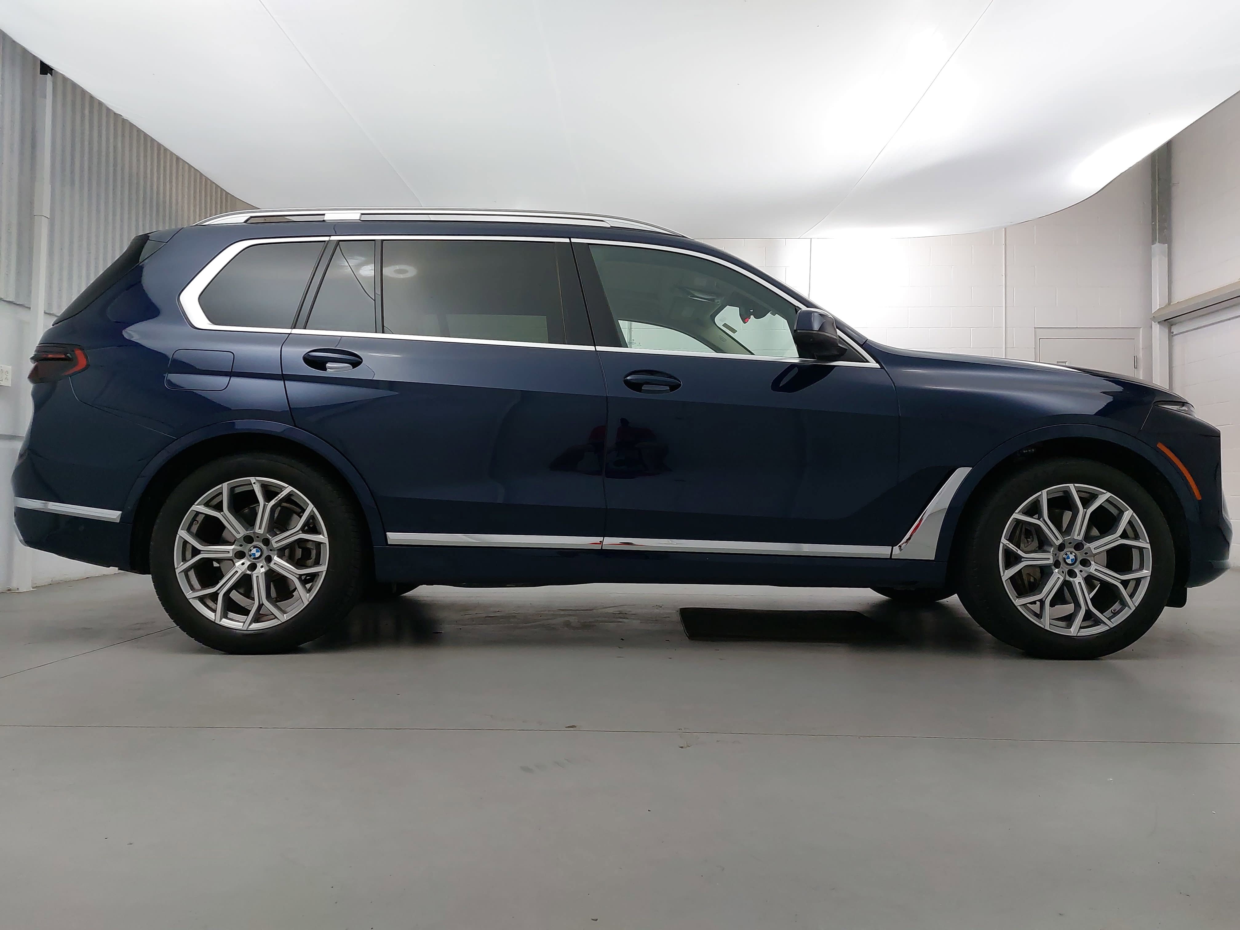 Used 2025 BMW X7 xDrive40i AWD/4WD image 8