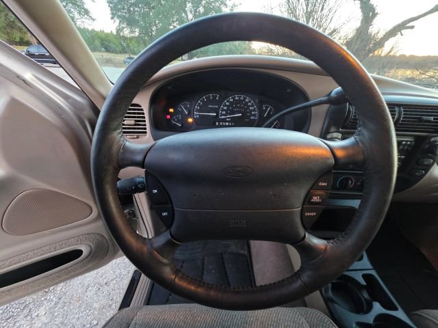 Used 1997 Ford Explorer 4WD 4-Door image 13