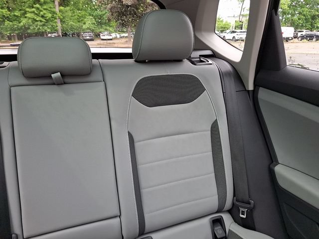 Certified 2023 Volkswagen Taos SE w/ Panoramic Sunroof Package AWD/4WD image 20