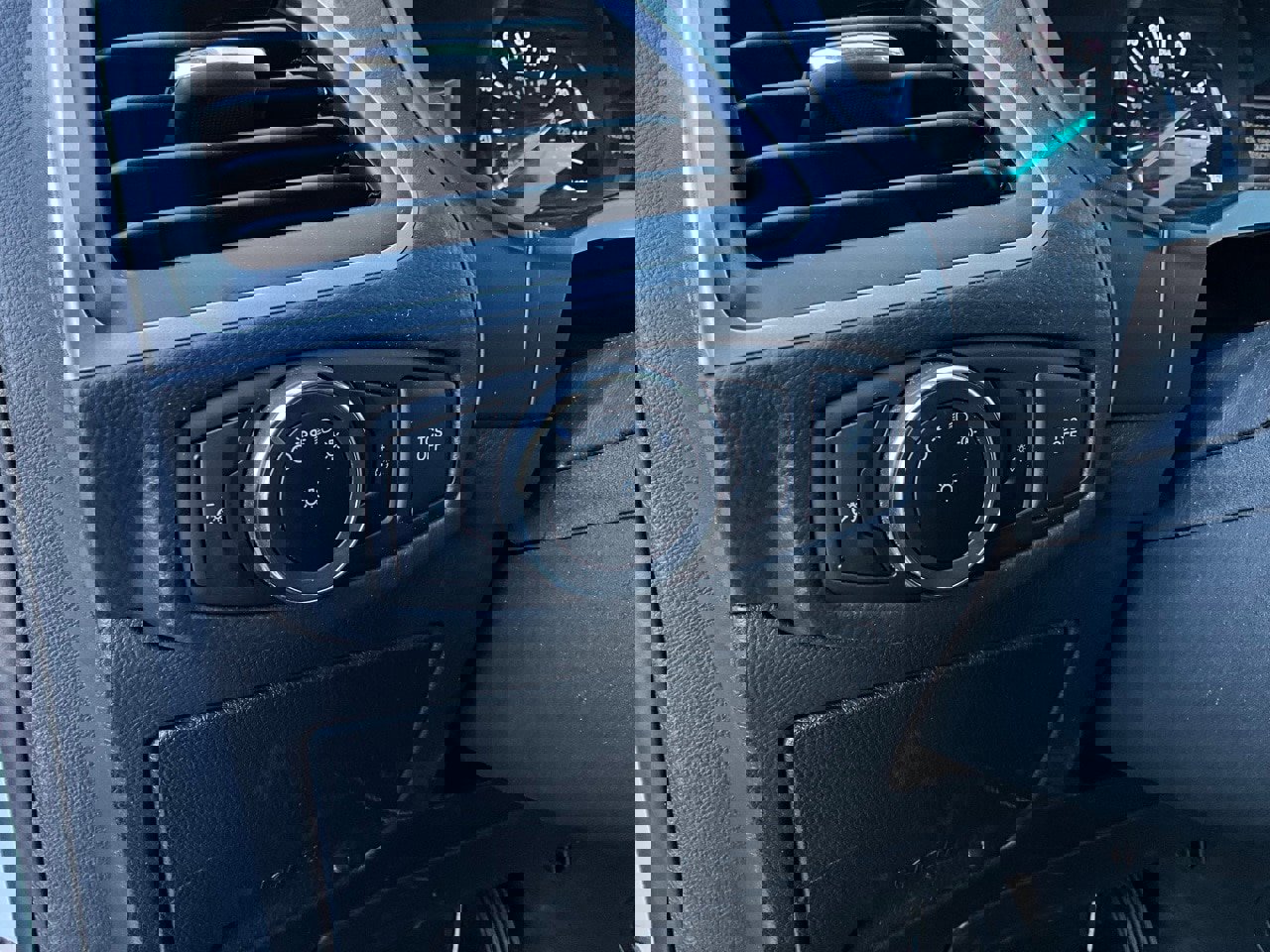 Used 2024 Ford Edge SEL image 21