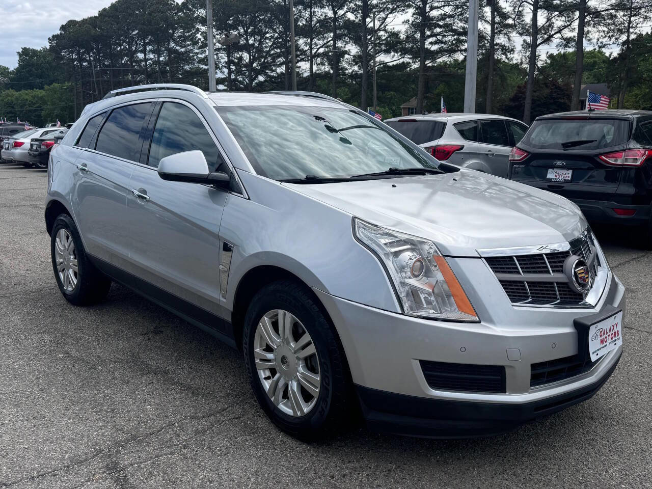 Used 2010 Cadillac SRX Luxury FWD image 3