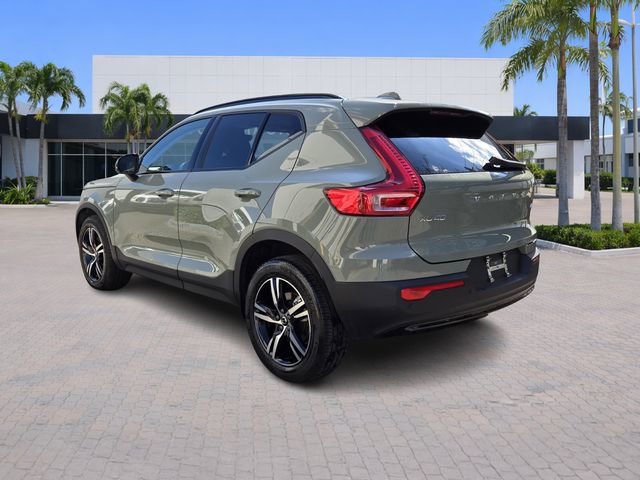 Certified 2024 Volvo XC40 B5 Core AWD/4WD image 5