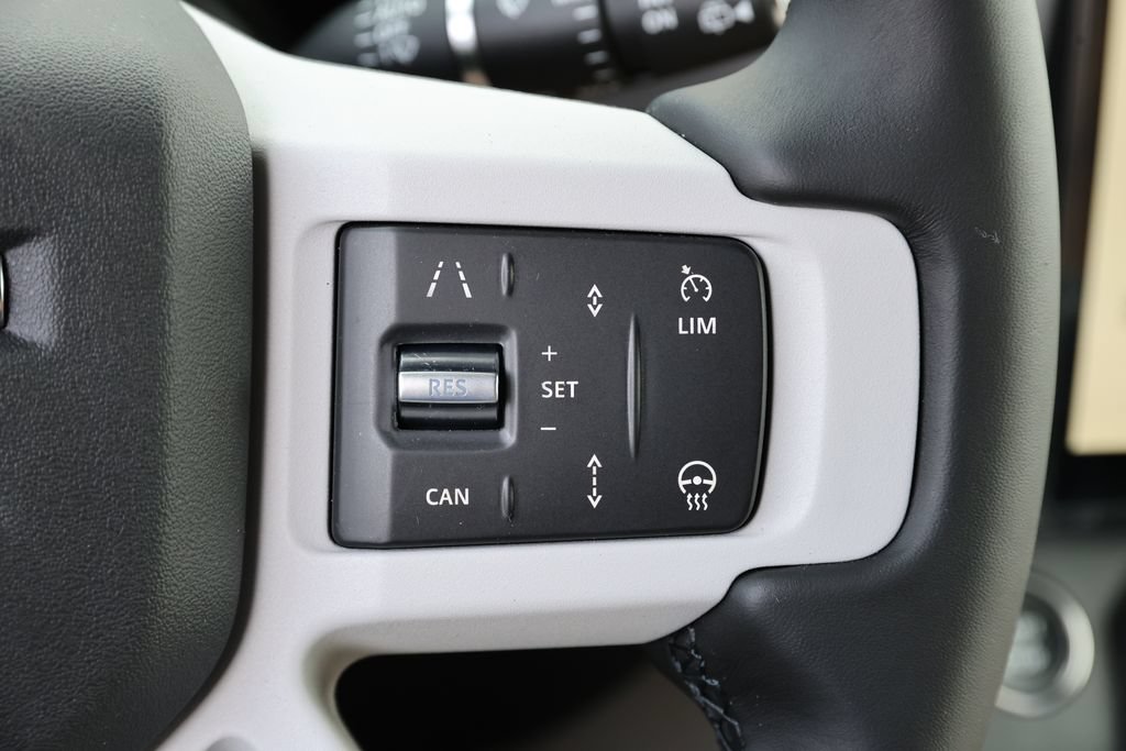 New 2026 Land Rover Defender 130 X-Dynamic SE AWD/4WD image 19