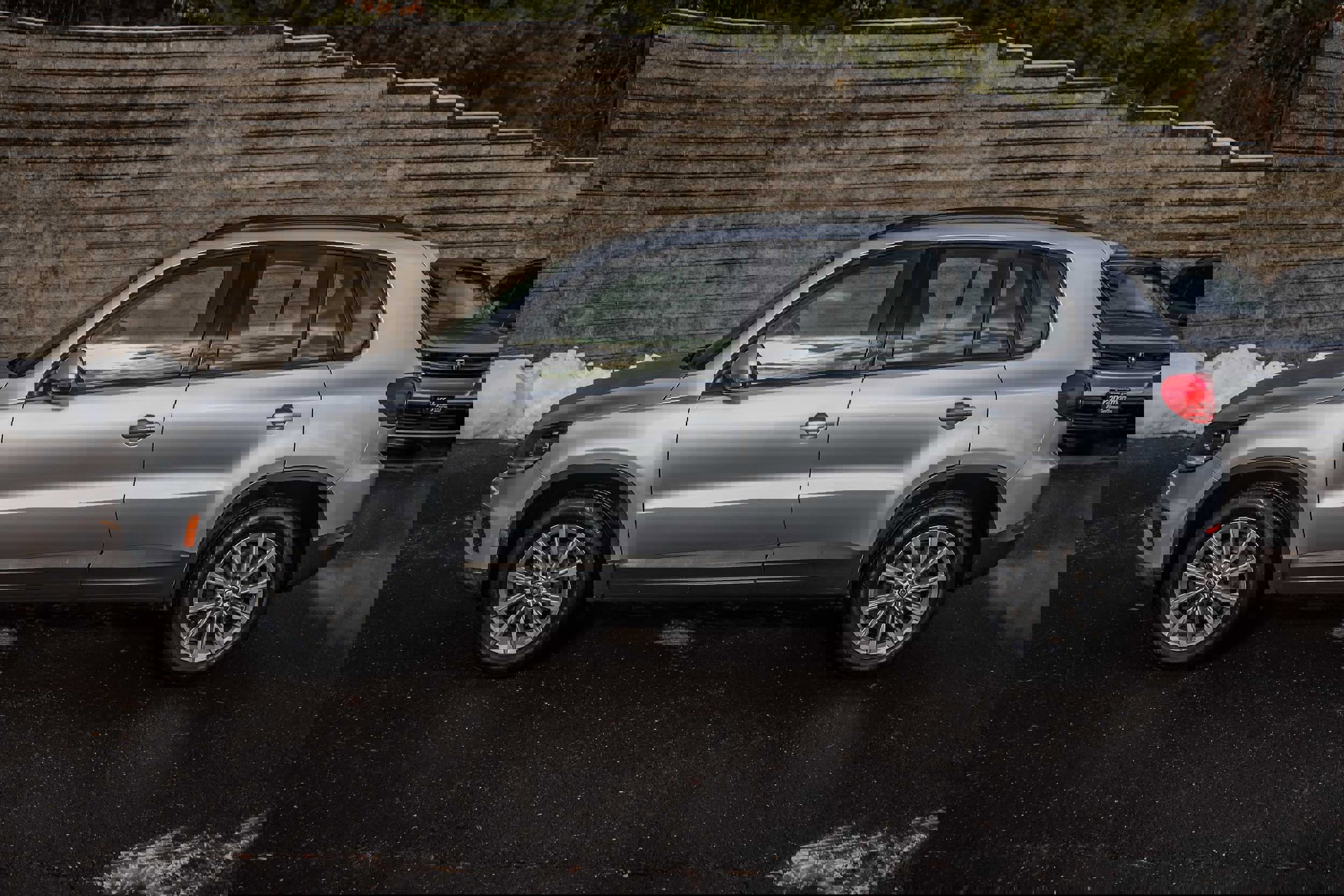 Used 2017 Volkswagen Tiguan Limited w/ Premium Package image 8