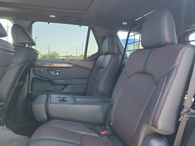 Certified 2025 Honda Pilot Black Edition image 30