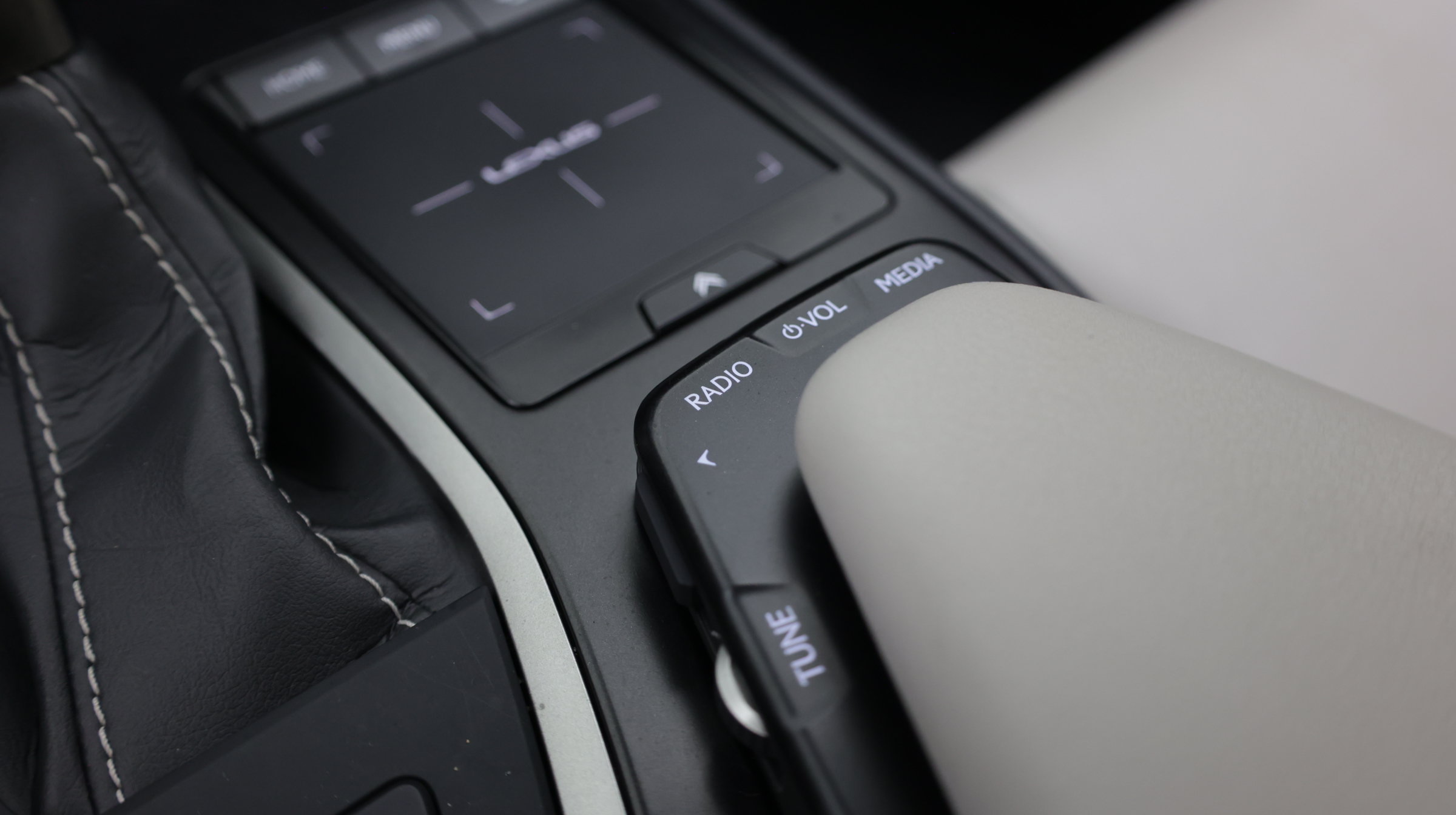Used 2022 Lexus UX 200 w/ Accessory Package (Z1) FWD image 24