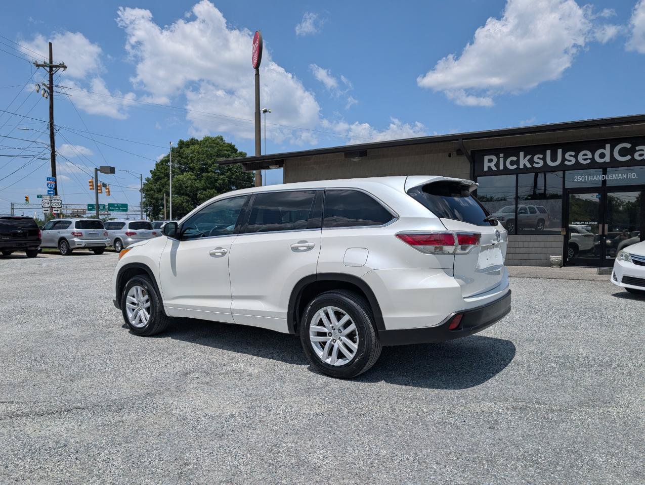 Used 2014 Toyota Highlander LE FWD image 9