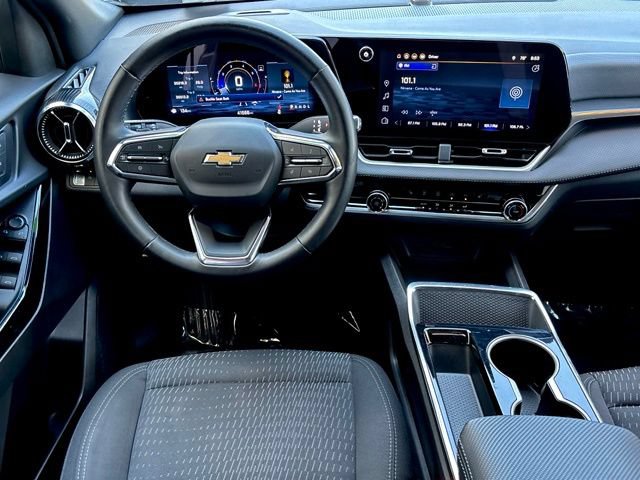 Used 2025 Chevrolet Equinox LT FWD image 17