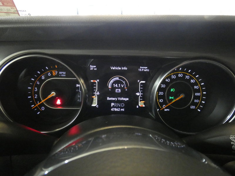 Used 2022 Jeep Wrangler Unlimited Sahara w/ Cold Weather Group AWD/4WD image 18