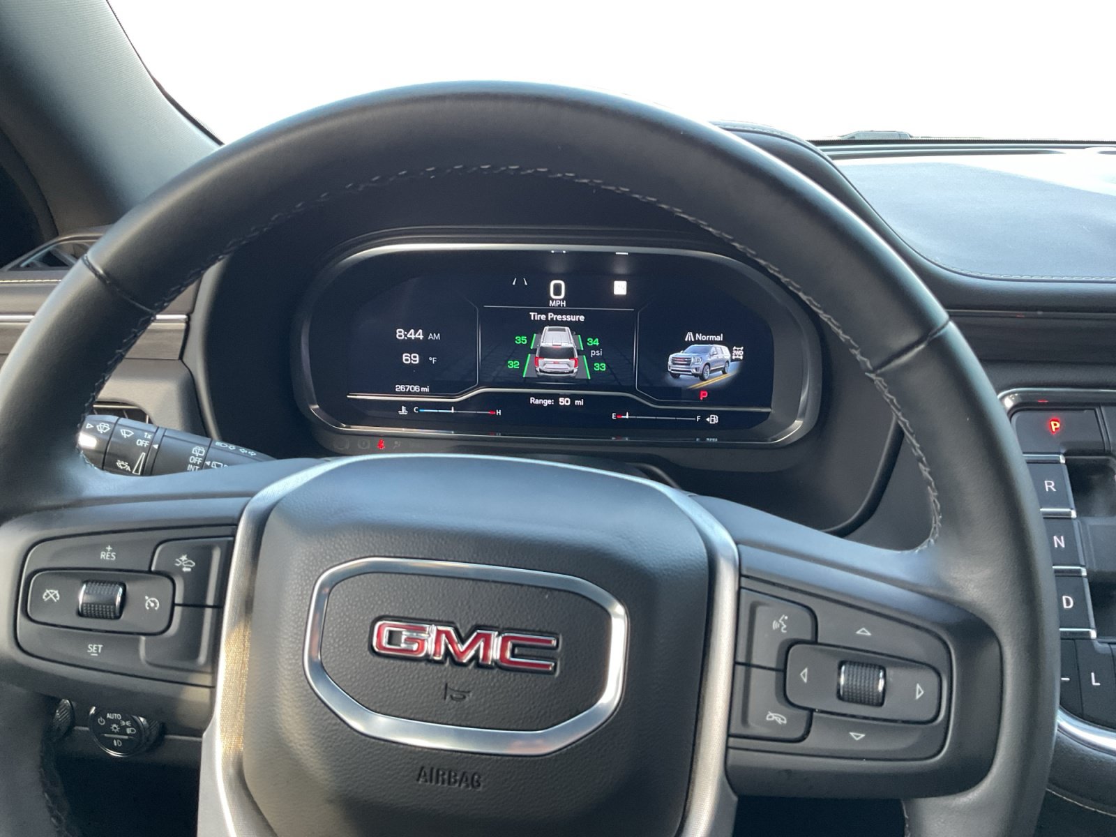 Used 2024 GMC Yukon XL SLT AWD/4WD image 12