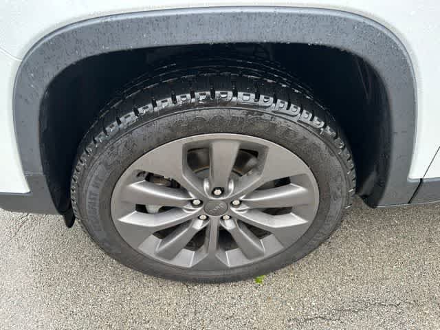 Certified 2021 Jeep Cherokee Latitude Lux 80th Anniv w/ Quick Order Package 26U 80TH AWD/4WD image 3