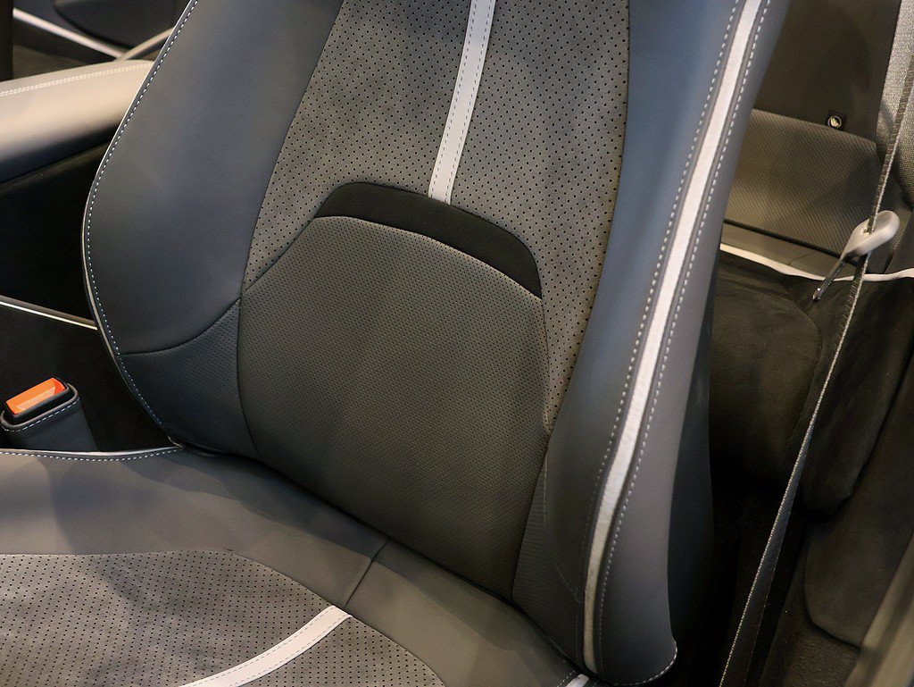 Certified 2026 Ferrari Roma Spider RWD image 60