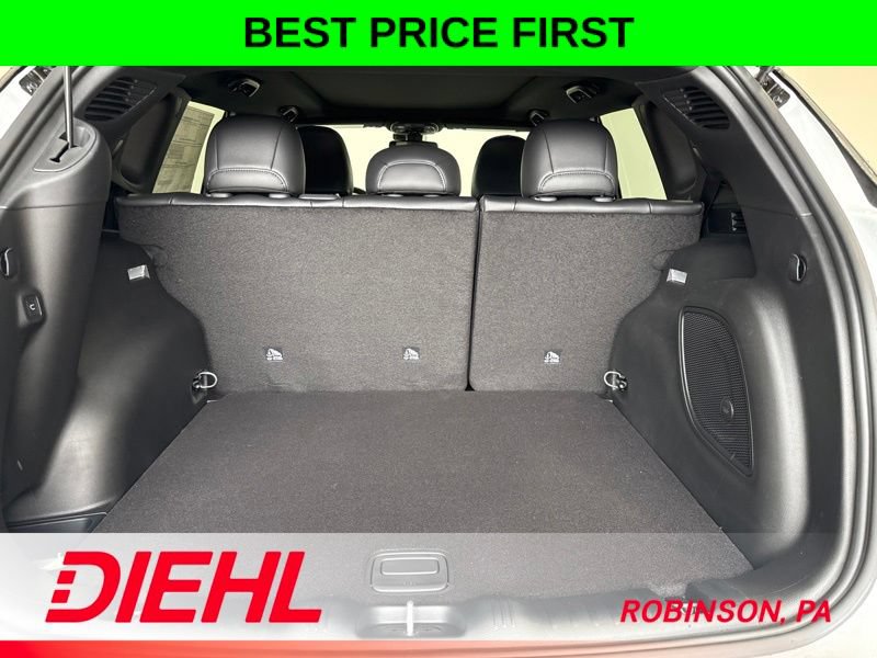 New 2026 Jeep Compass Trailhawk w/ Sun, Sound & Navigation Group AWD/4WD image 9