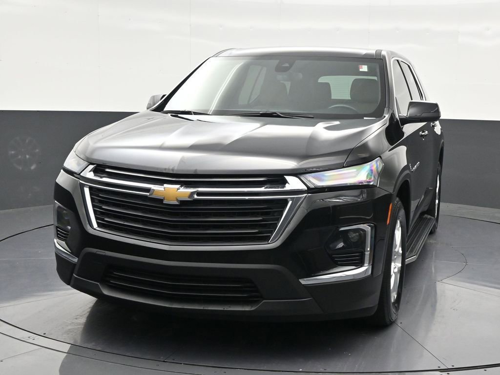 Used 2023 Chevrolet Traverse LS image 9