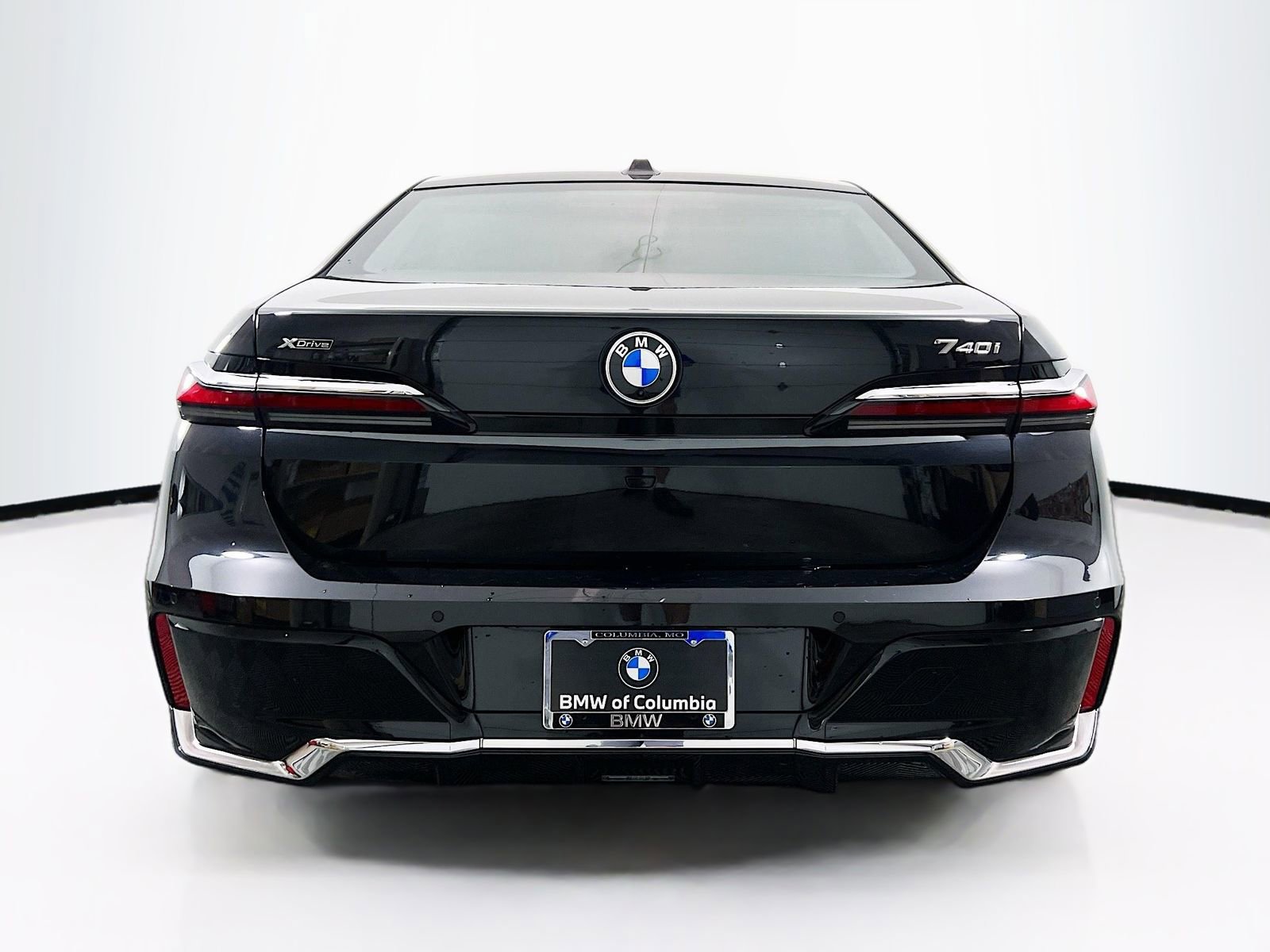 Used 2025 BMW 740i xDrive image 6