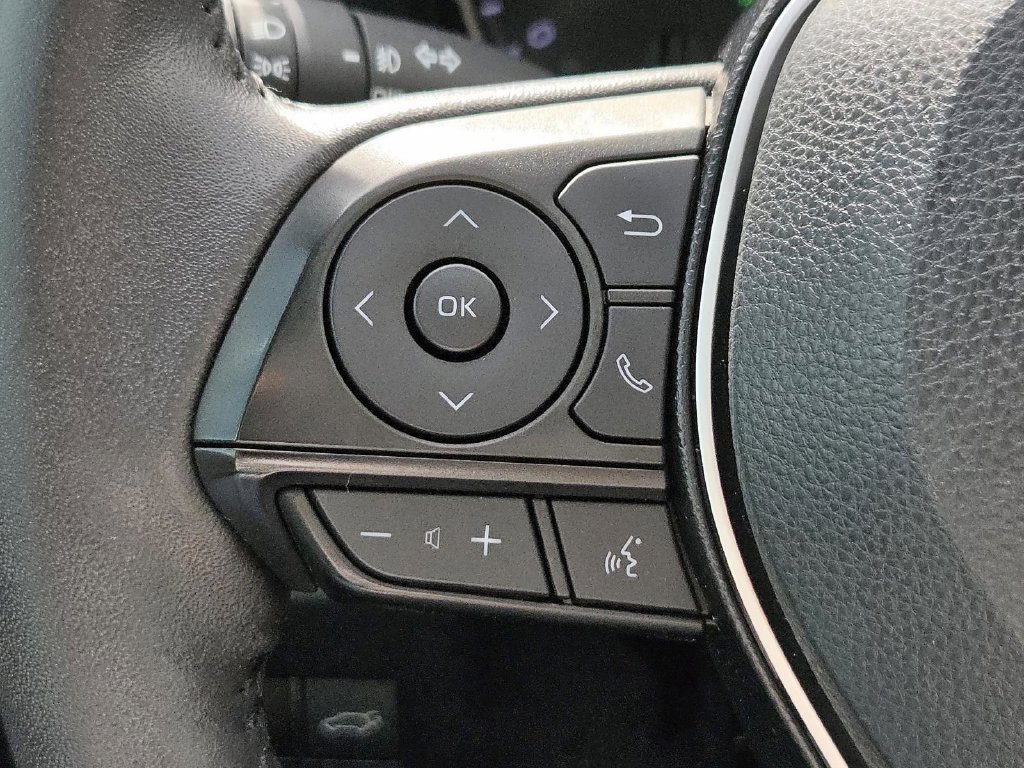 Used 2021 Toyota RAV4 XLE Premium FWD image 31