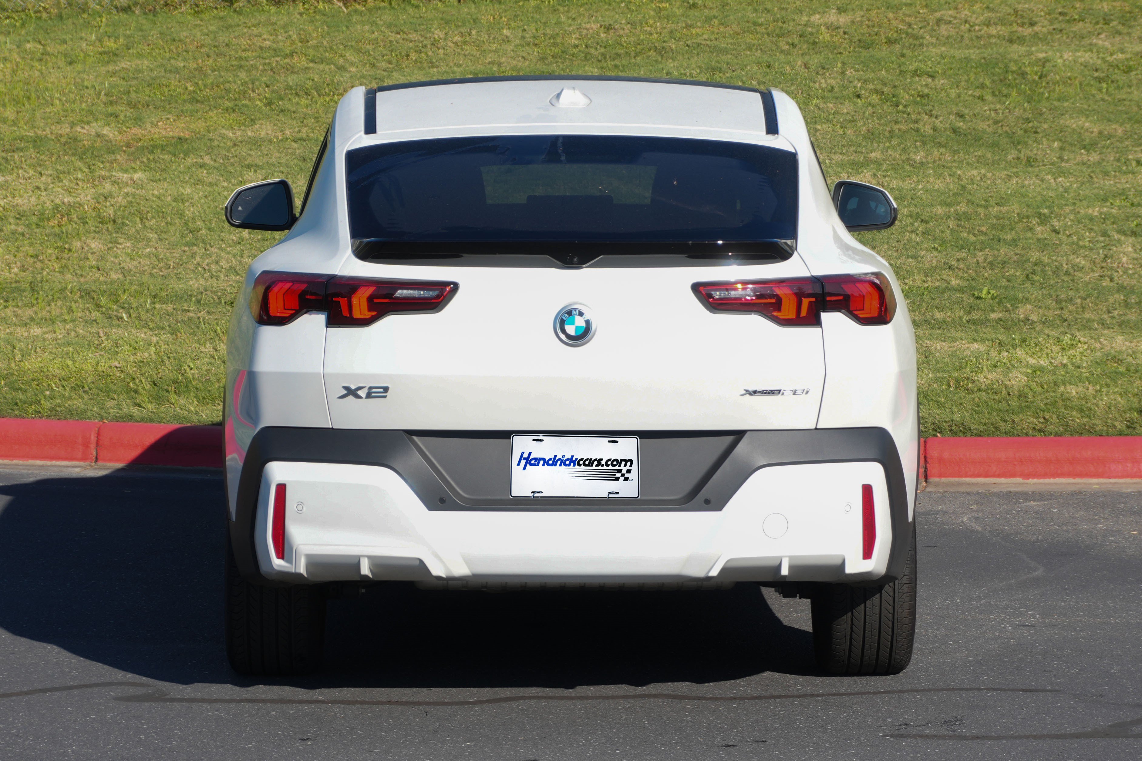 Certified 2025 BMW X2 xDrive28i AWD/4WD image 8