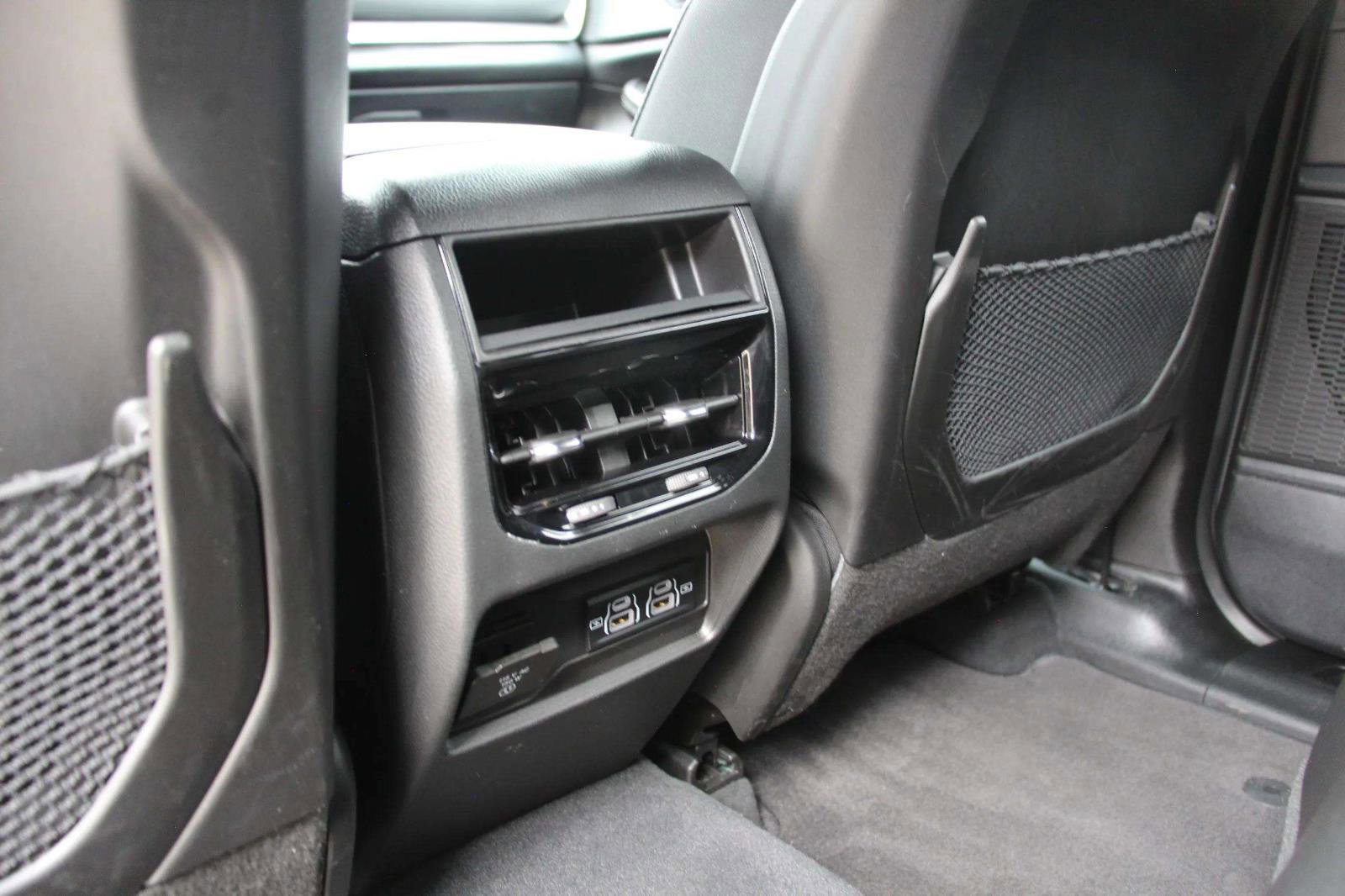 Used 2025 Jeep Grand Cherokee Altitude image 25