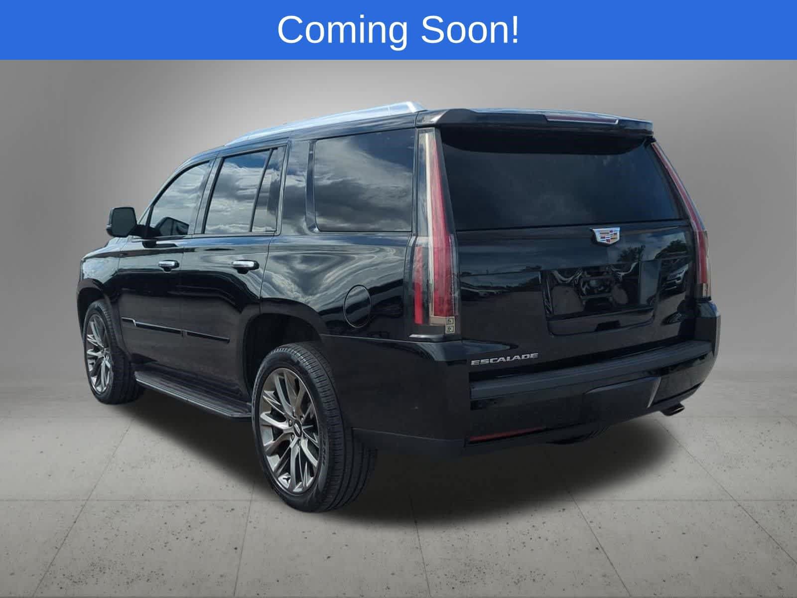 Used 2020 Cadillac Escalade Luxury w/ Escalade Sport Edition AWD/4WD image 4