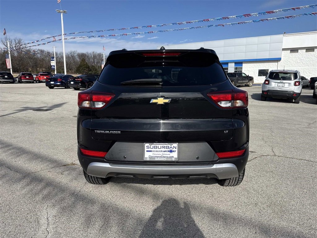 Used 2022 Chevrolet TrailBlazer LT w/ Confidence II Package image 4