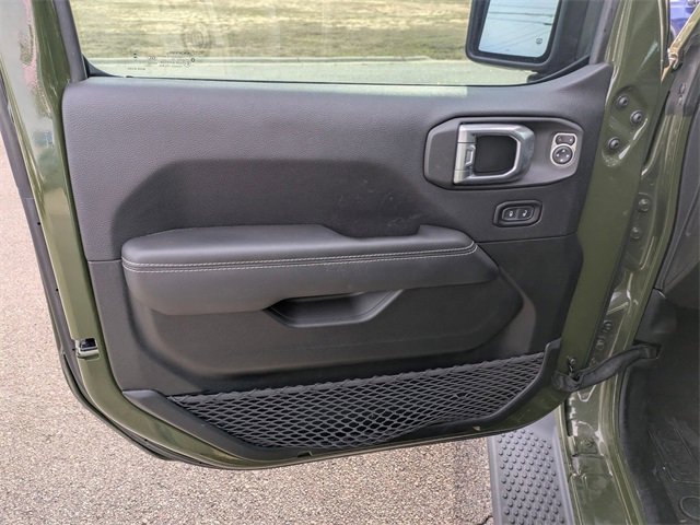 Used 2023 Jeep Wrangler Sahara w/ Cold Weather Group image 11