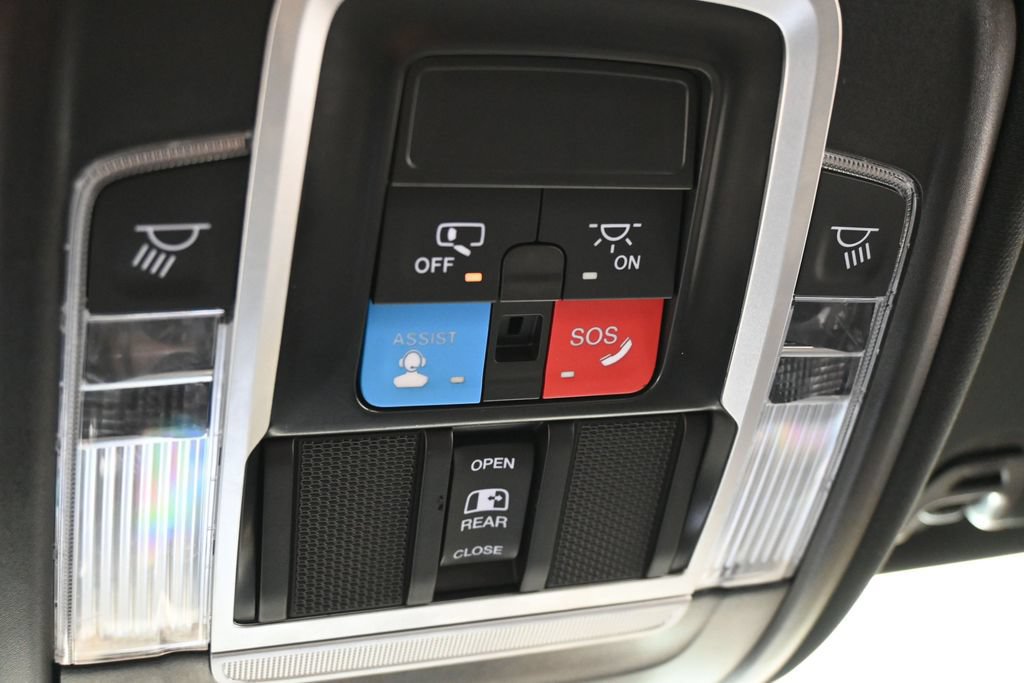 Used 2025 RAM 1500 Laramie AWD/4WD image 35