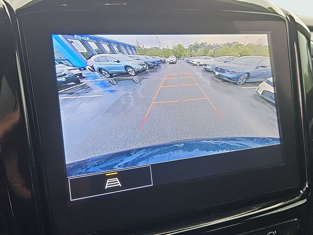 Used 2023 Chevrolet Traverse LT AWD/4WD image 16