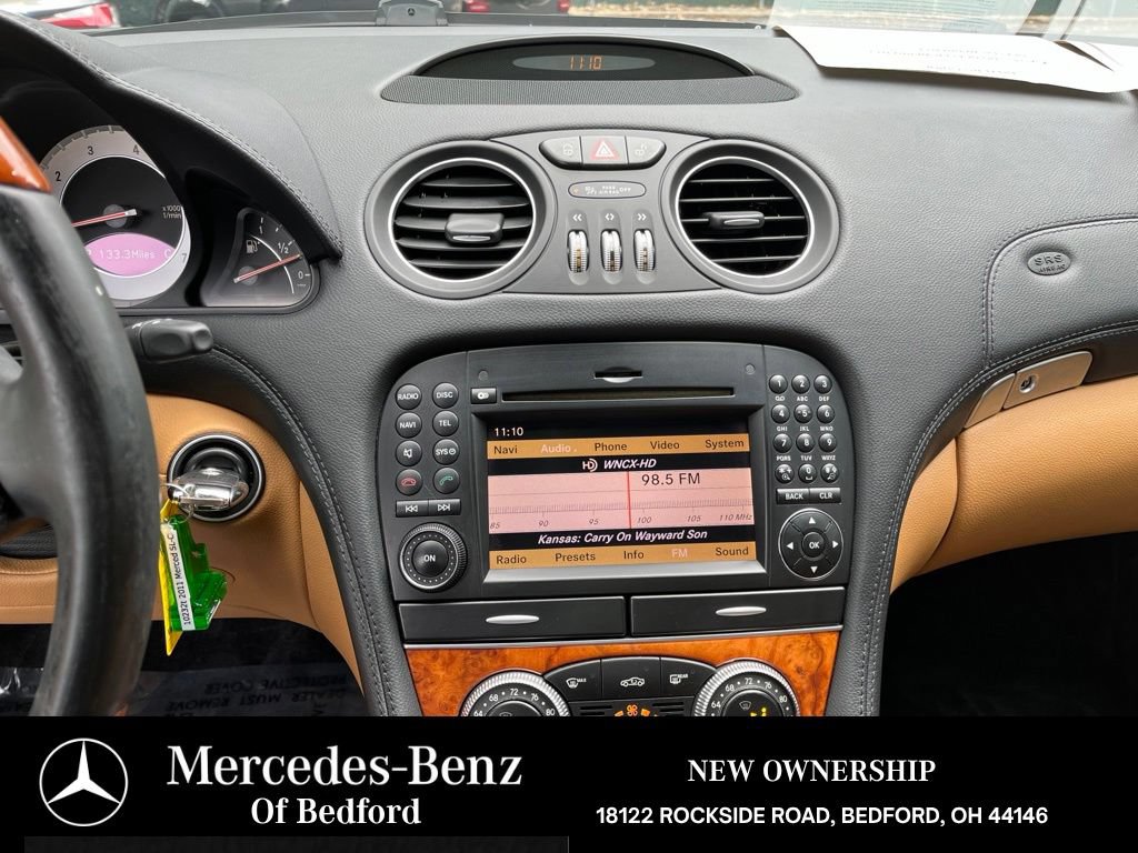 Used 2011 Mercedes-Benz SL 550 image 23