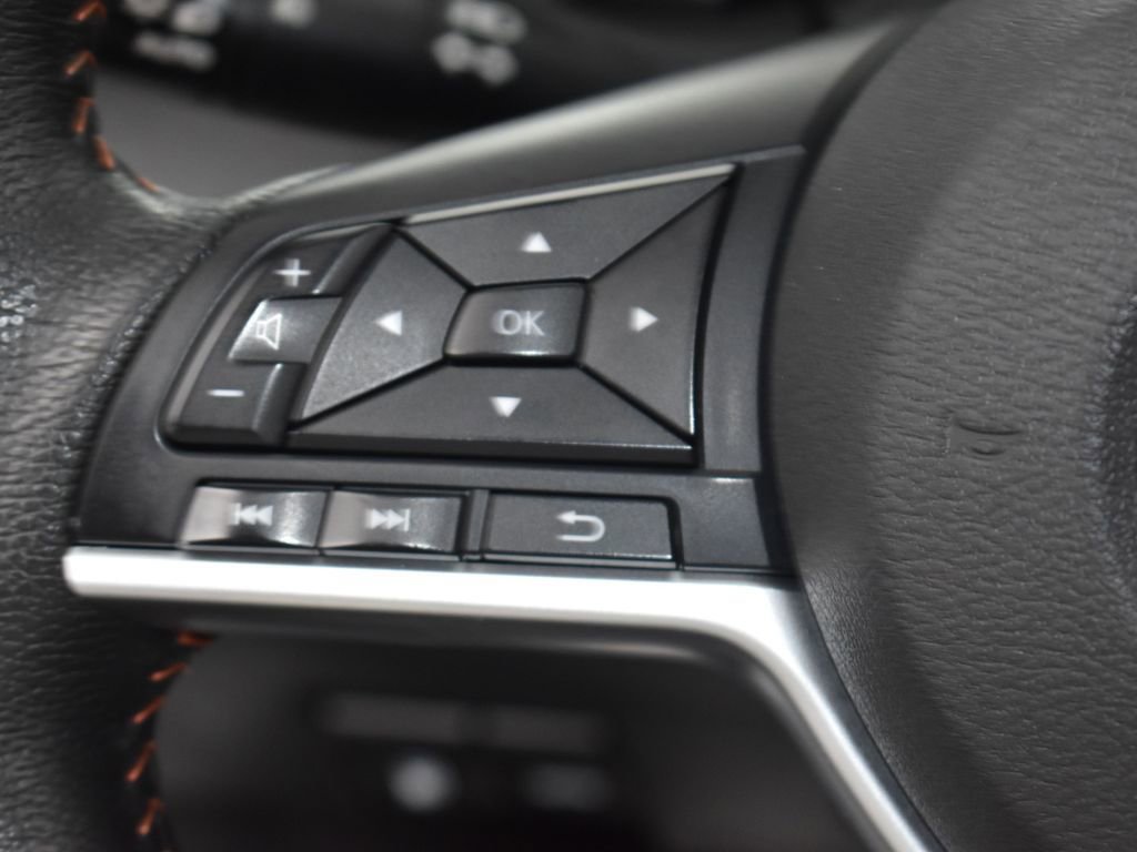 Used 2023 Nissan Kicks SR w/ SR Premium Package image 17