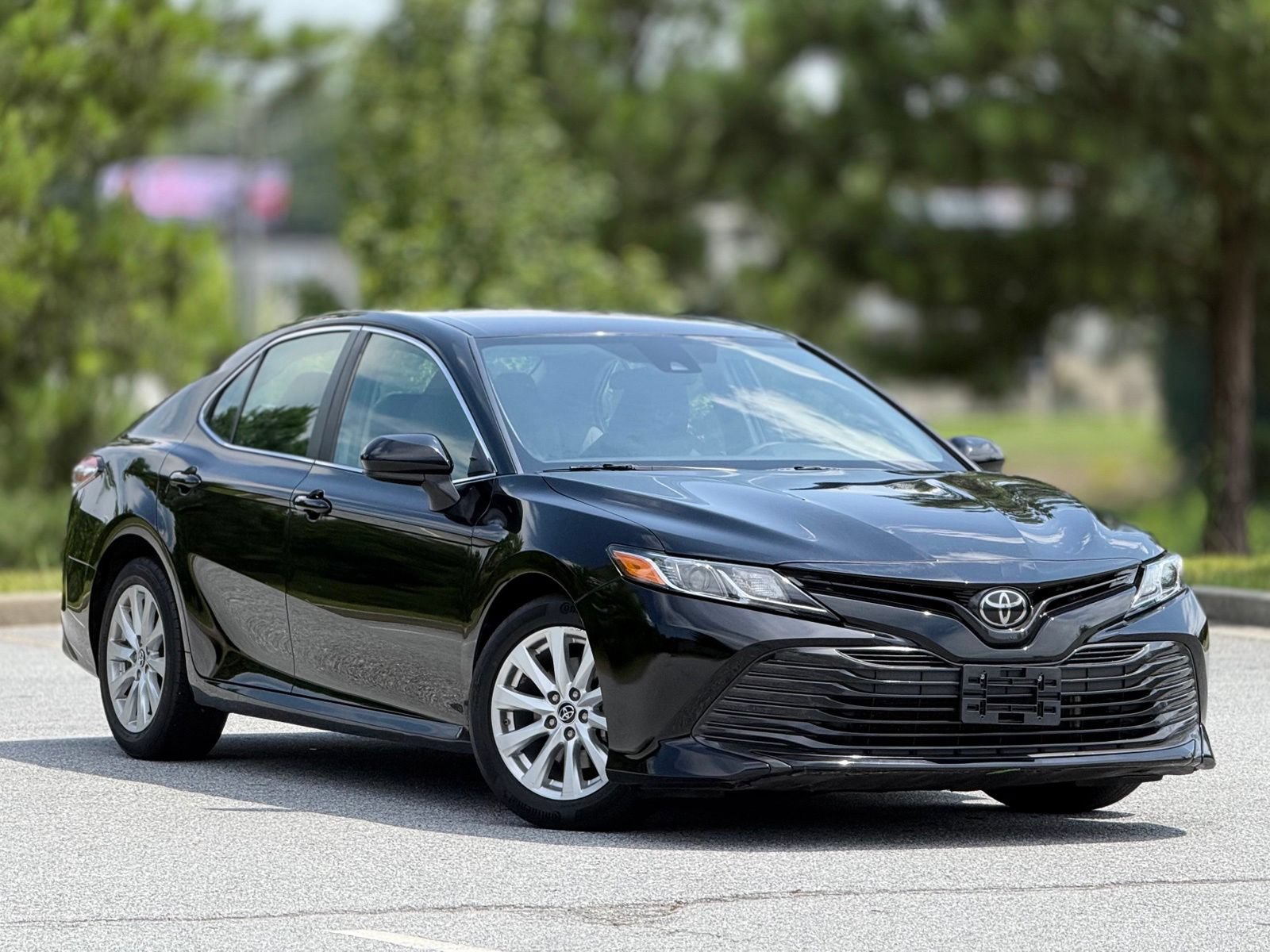 Used 2018 Toyota Camry LE FWD image 13
