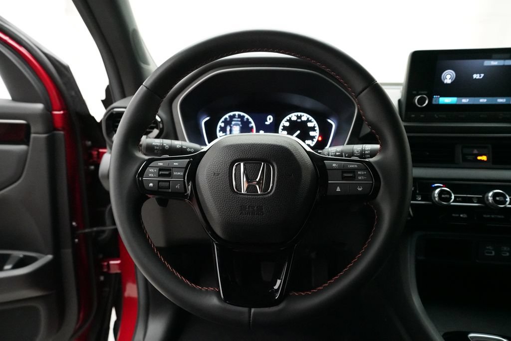 Certified 2025 Honda Pilot Sport image 4