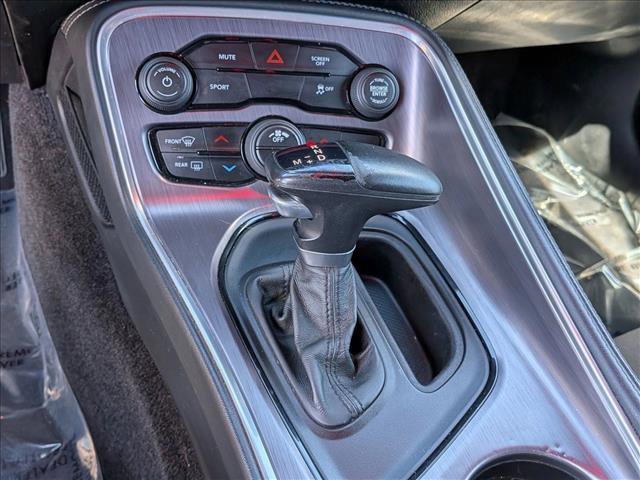Used 2017 Dodge Challenger SXT image 14
