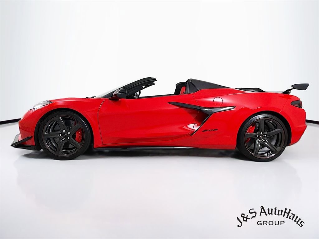 Used 2024 Chevrolet Corvette Z06 w/ Z07 Performance Package RWD image 4