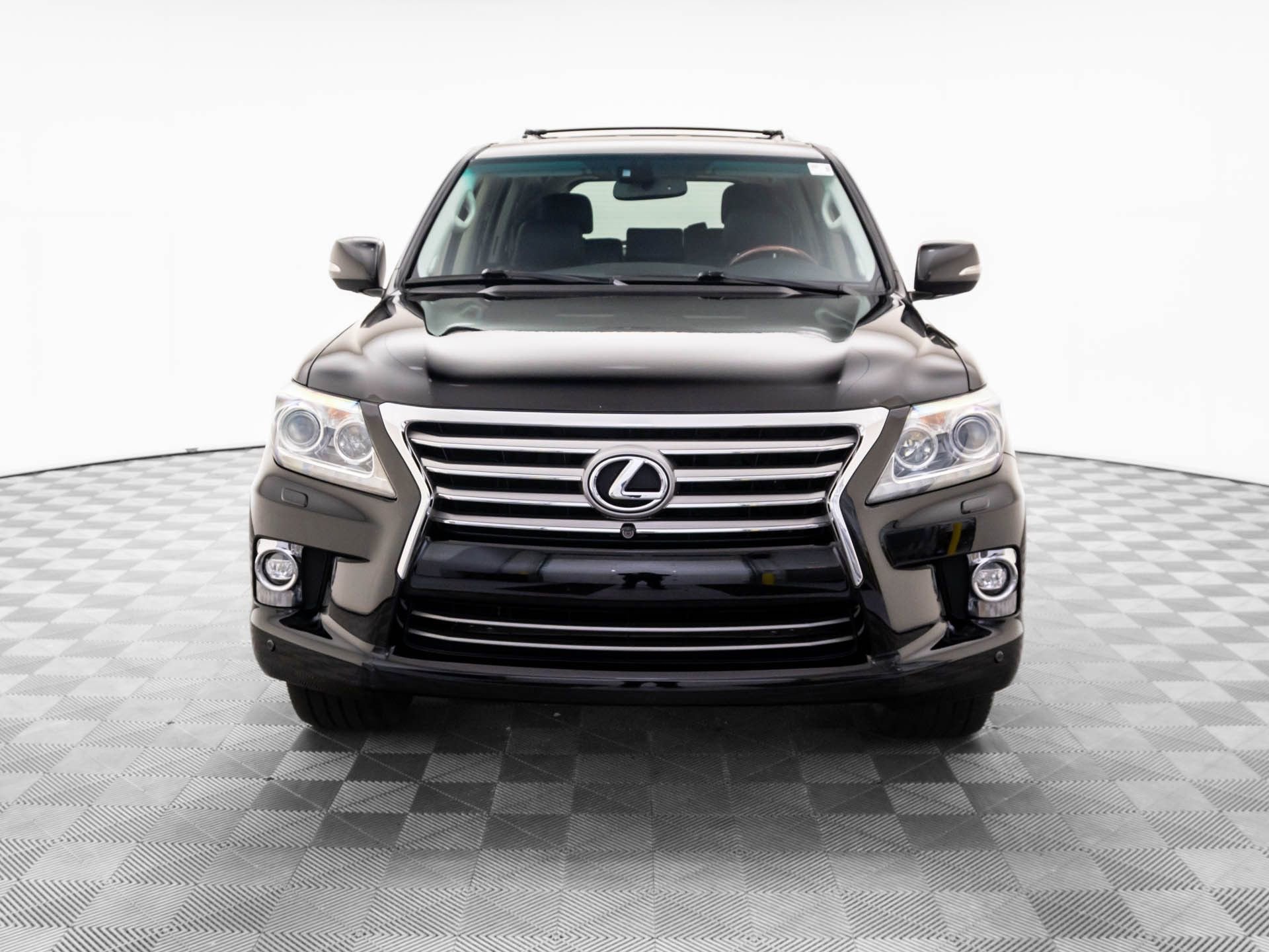 Used 2014 Lexus LX 570 4WD w/ Luxury Package image 10