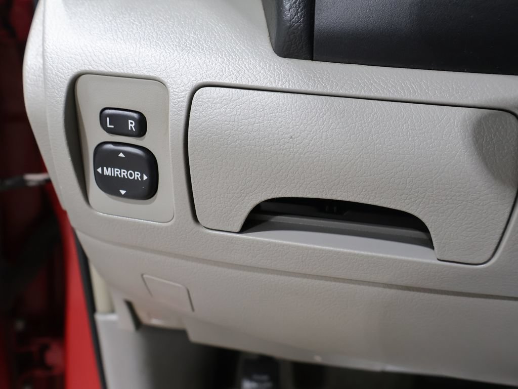 Used 2007 Toyota Camry XLE FWD image 28