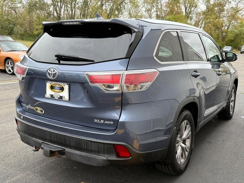 Used 2015 Toyota Highlander XLE image 6