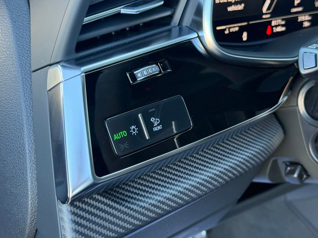 Used 2024 Audi RS Q8 w/ Black Optic Package image 89