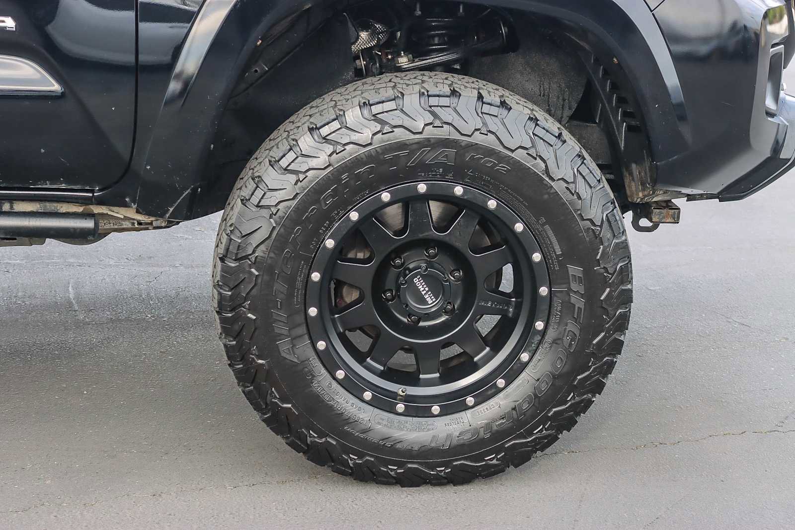 Used 2017 Toyota Tacoma TRD Sport image 9