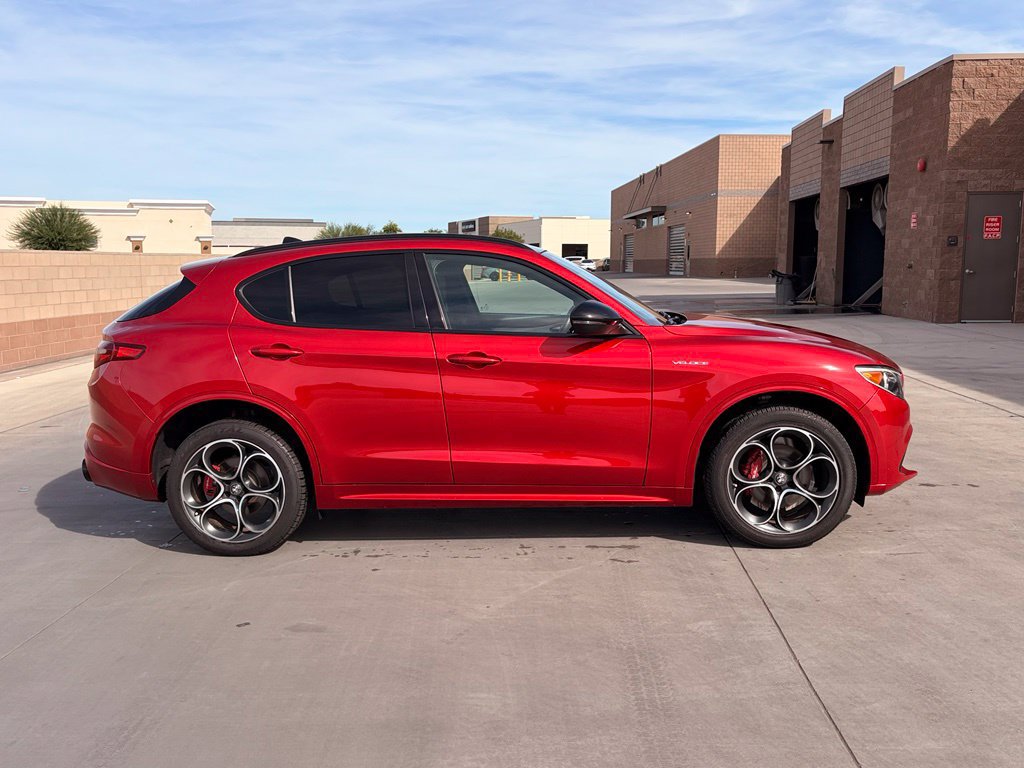 Used 2023 Alfa Romeo Stelvio Veloce AWD/4WD image 7