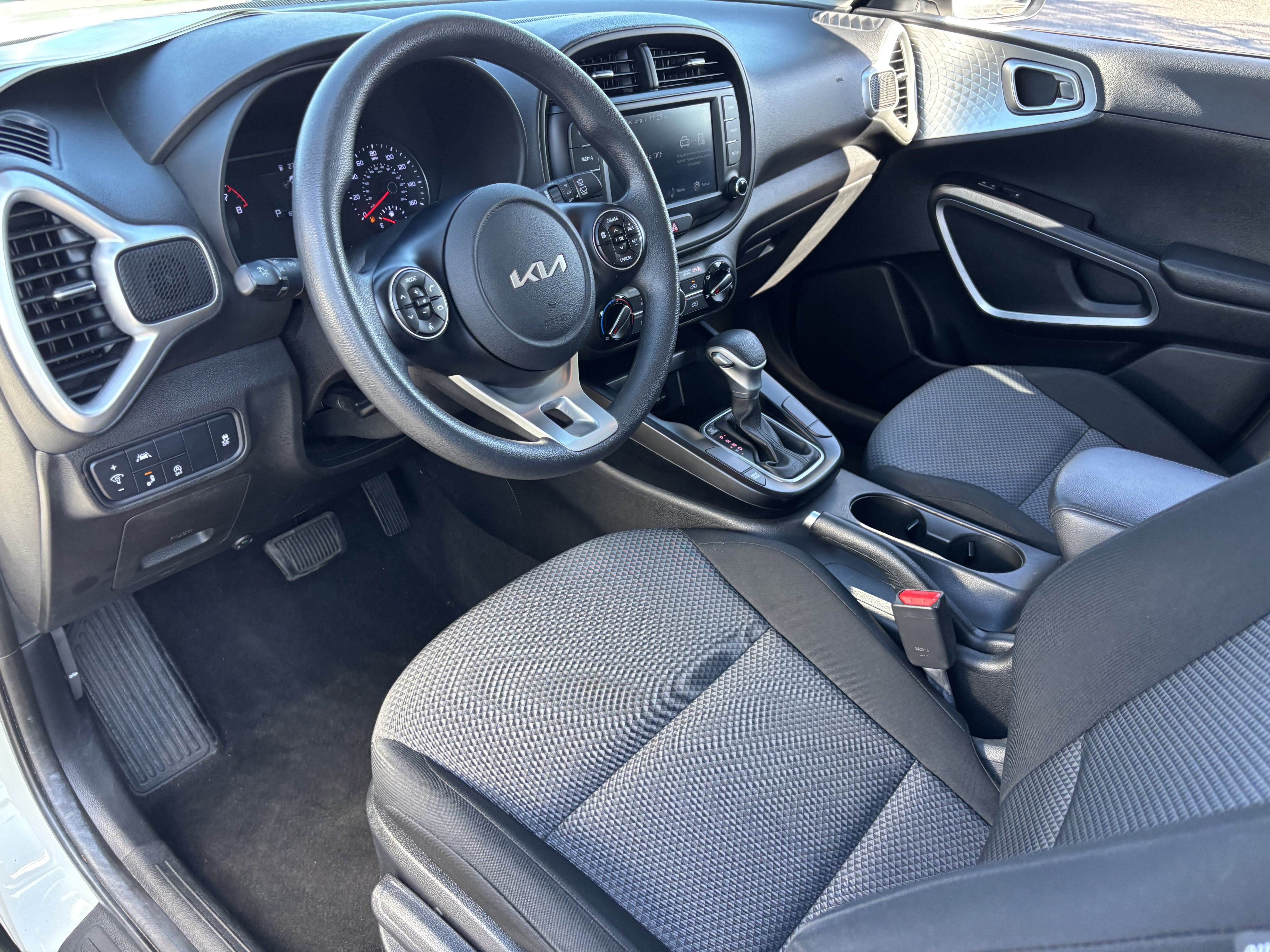 Certified 2022 Kia Soul LX w/ Technology Package FWD image 16