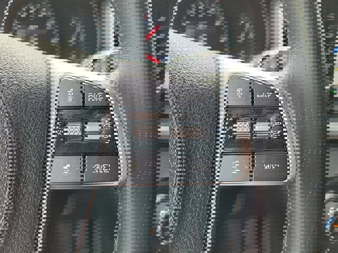 Used 2019 Kia Sorento SX image 21