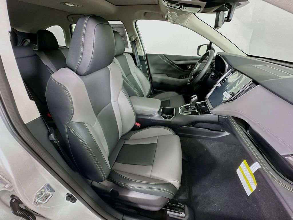 Used 2025 Subaru Outback Onyx Edition AWD/4WD image 35