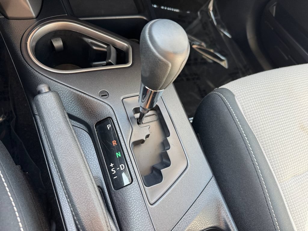 Used 2018 Toyota RAV4 LE AWD/4WD image 25