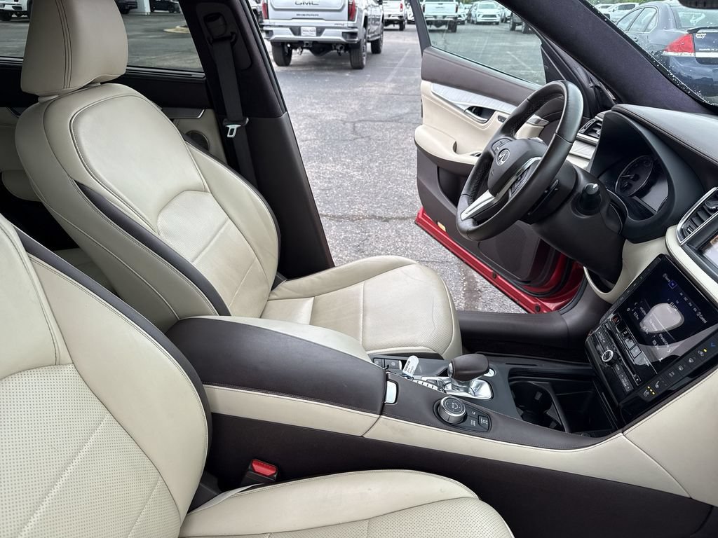 Used 2019 INFINITI QX50 Essential w/ Sensory Package AWD/4WD image 13